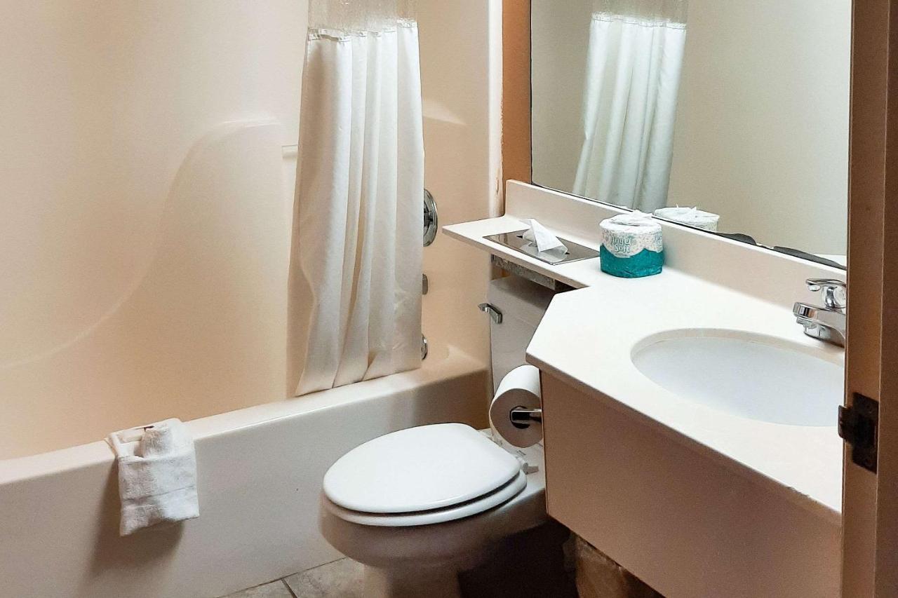 Starkville Inn & Suites 외부 사진